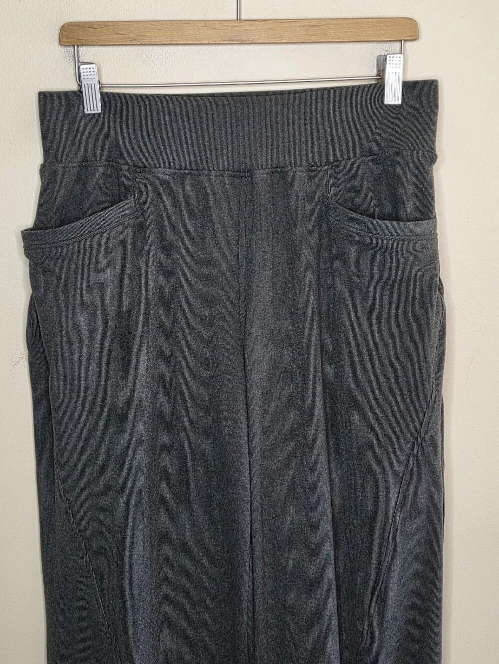 Rae Mode Dark Gray Pull-On Waist Sweatpants Size Medium Casual Cozy Weekend - Picture 2 of 6